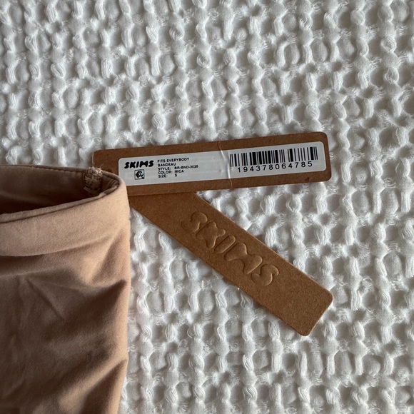 SKIMS Fits Everybody Bandeau - Mica - Picture 2 of 3
